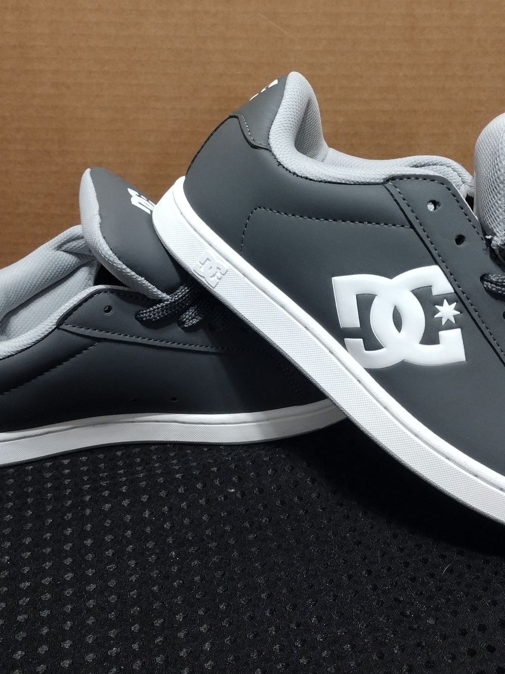 DC Shoes Men’s Court Sneaker - Gray/White